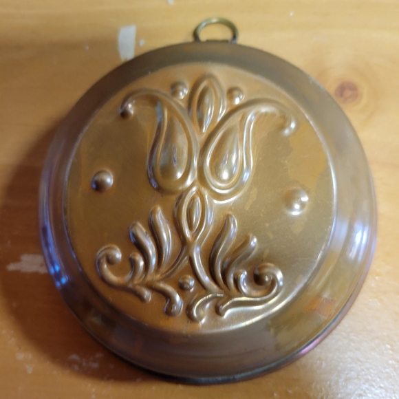 Vintage Floral Copper Mold - Picture 2 of 4